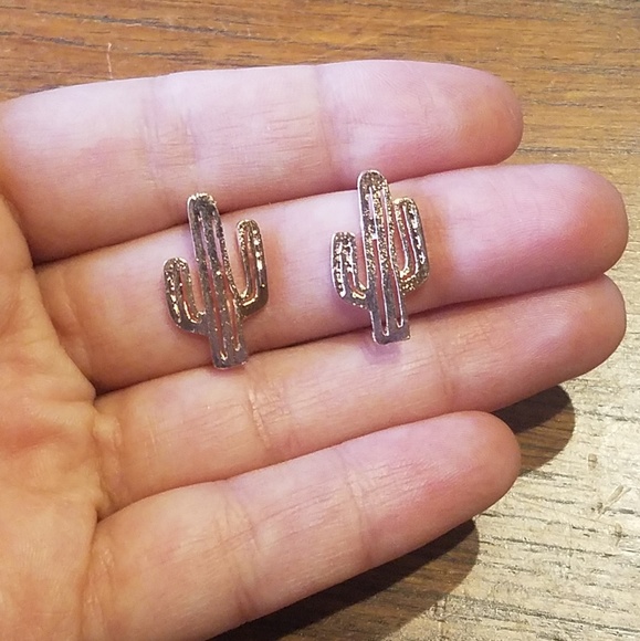 NWOT Adorable Rose Gold Cactus Studs - Picture 6 of 7